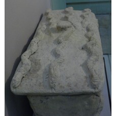 Ceramic box with snakes